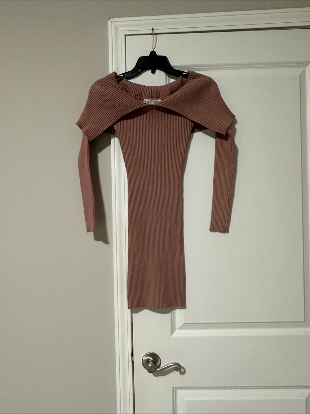 ZARA Ribbed Off-the-Shoulder Sweater dress in Dusty Rose